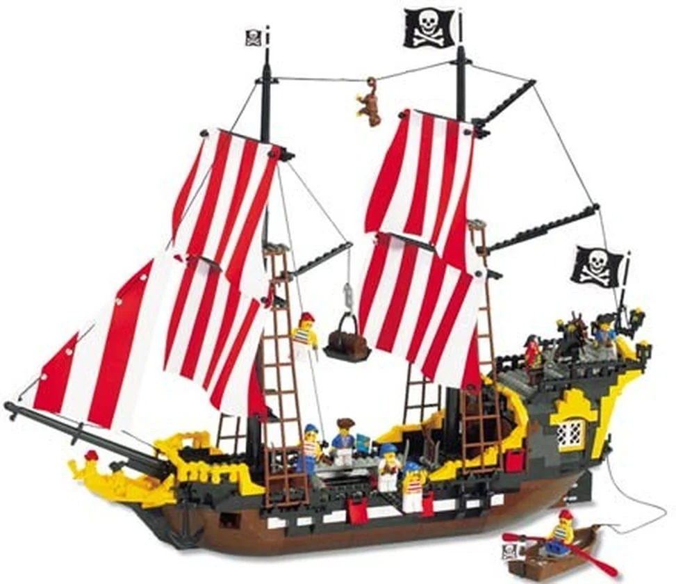 LEGO 10040 – Archivansicht der aufgebauten Black Seas Barracuda 10040 auf weißem Hintergrund